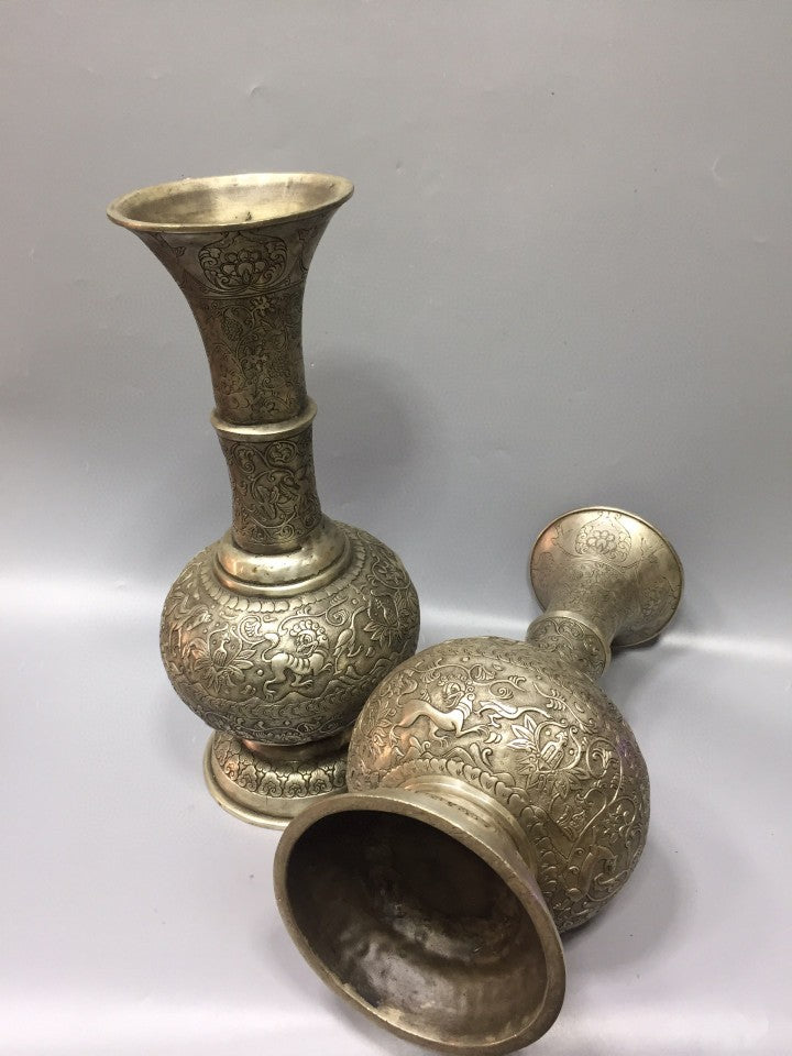 A Pair Of Tibetan-style Vases Made Of Nickel Silver