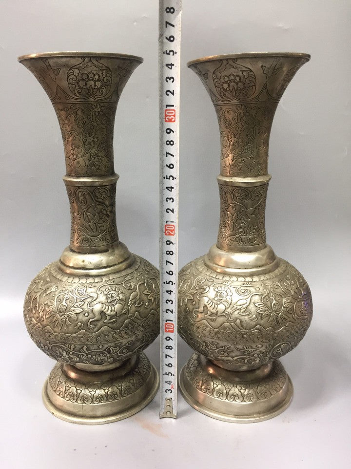 A Pair Of Tibetan-style Vases Made Of Nickel Silver