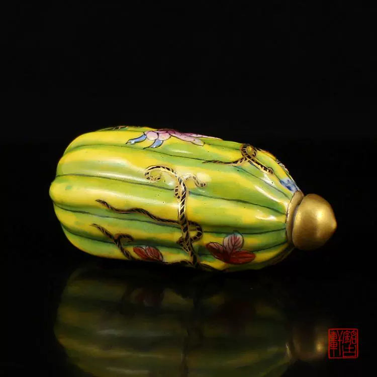 Chinese Hand-painted Porcelain Snuff Bottle