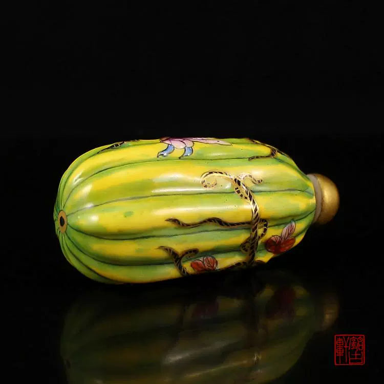 Chinese Hand-painted Porcelain Snuff Bottle