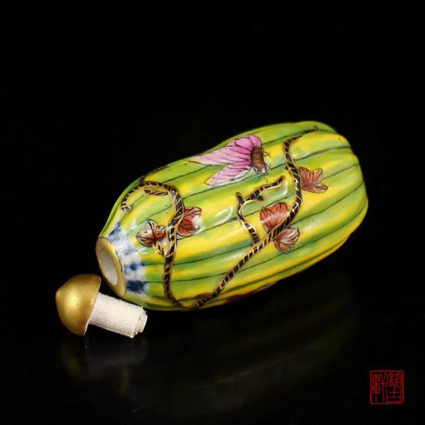 Chinese Hand-painted Porcelain Snuff Bottle